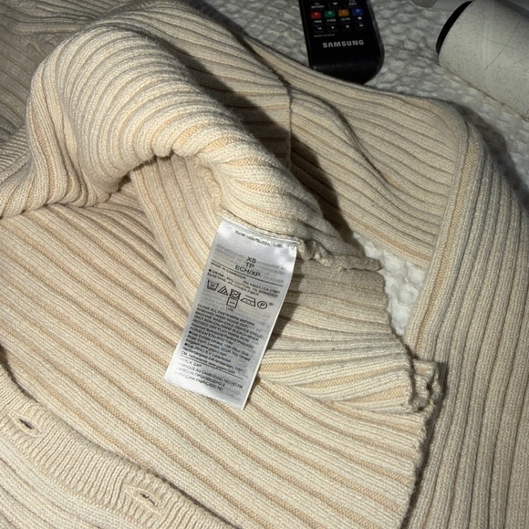 GAP Ribbed Cardigans - Picture 5 of 5